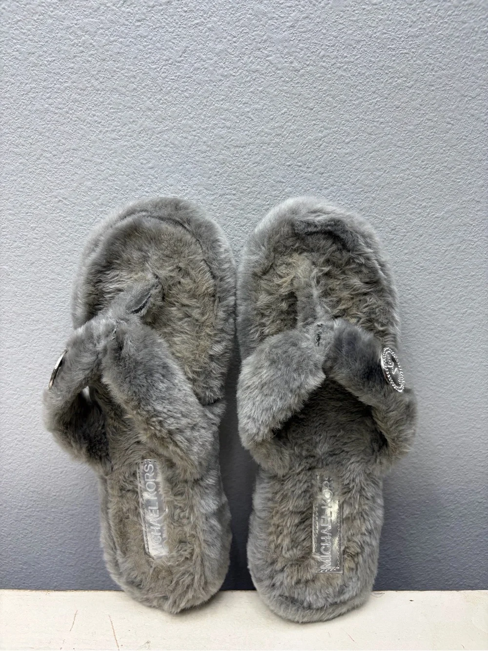 Michael Kors Gray Faux Fur Thong Sandals Size 8